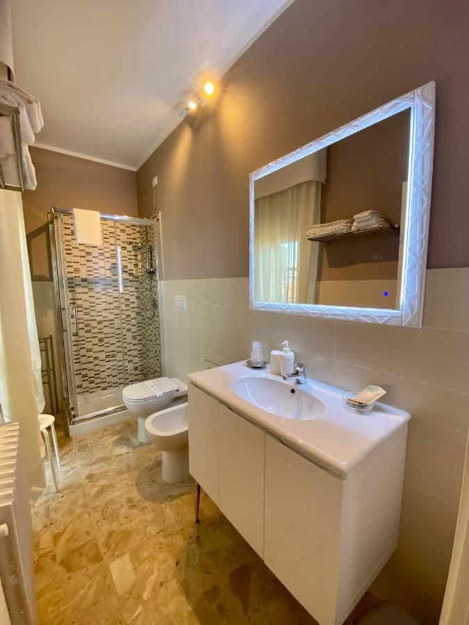 A Due Passi B&B Citta Sant'Angelo Bagian luar foto