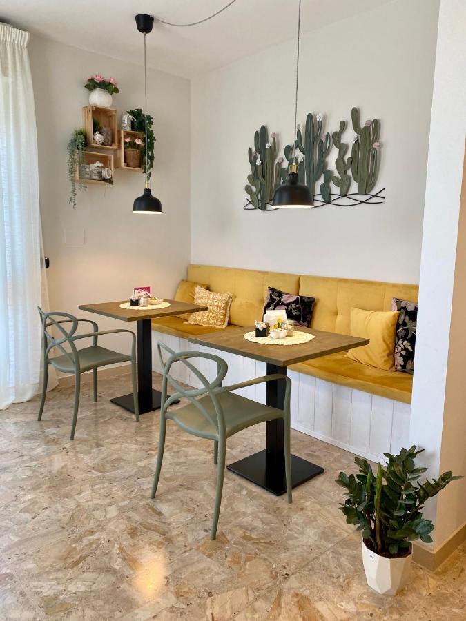 A Due Passi B&B Citta Sant'Angelo Bagian luar foto