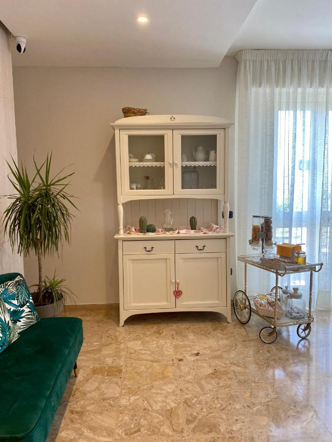 A Due Passi B&B Citta Sant'Angelo Bagian luar foto